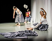 「KUUKI」上演画像